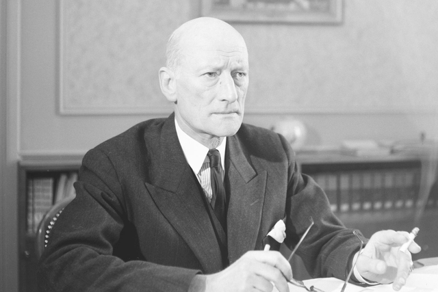 Walter Stucki ambassadeur suisse vichy 1942 1944